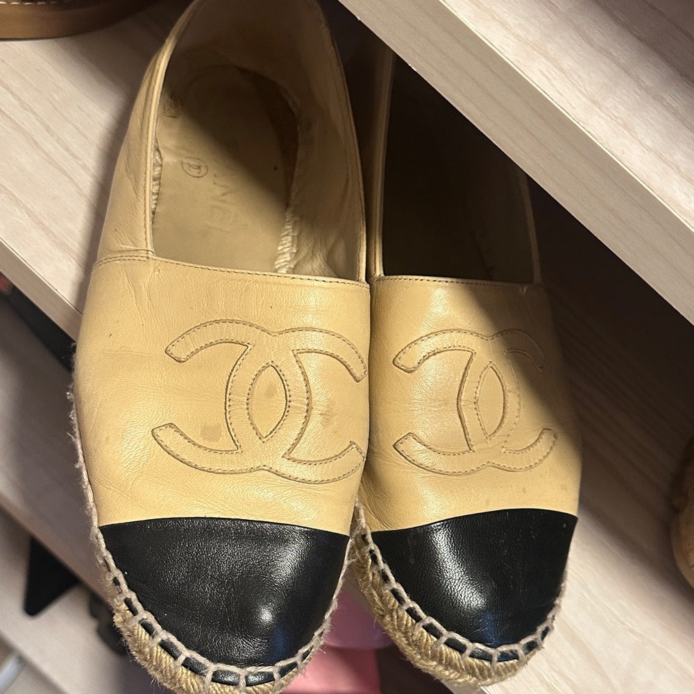 CHANEL Tan and Black Espadrilles